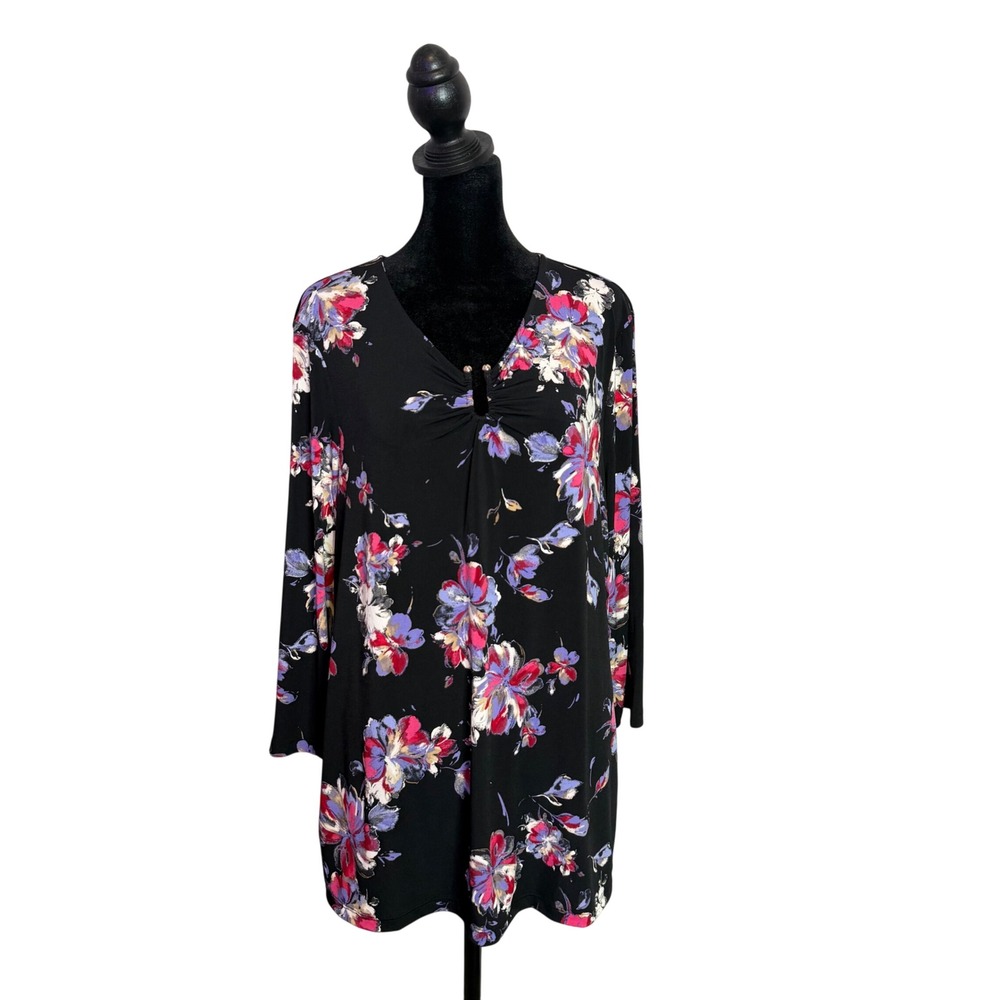Chico's Dark Floral Stretch Top Size M Casual Travel Office 3/4 Sleeve Blouse